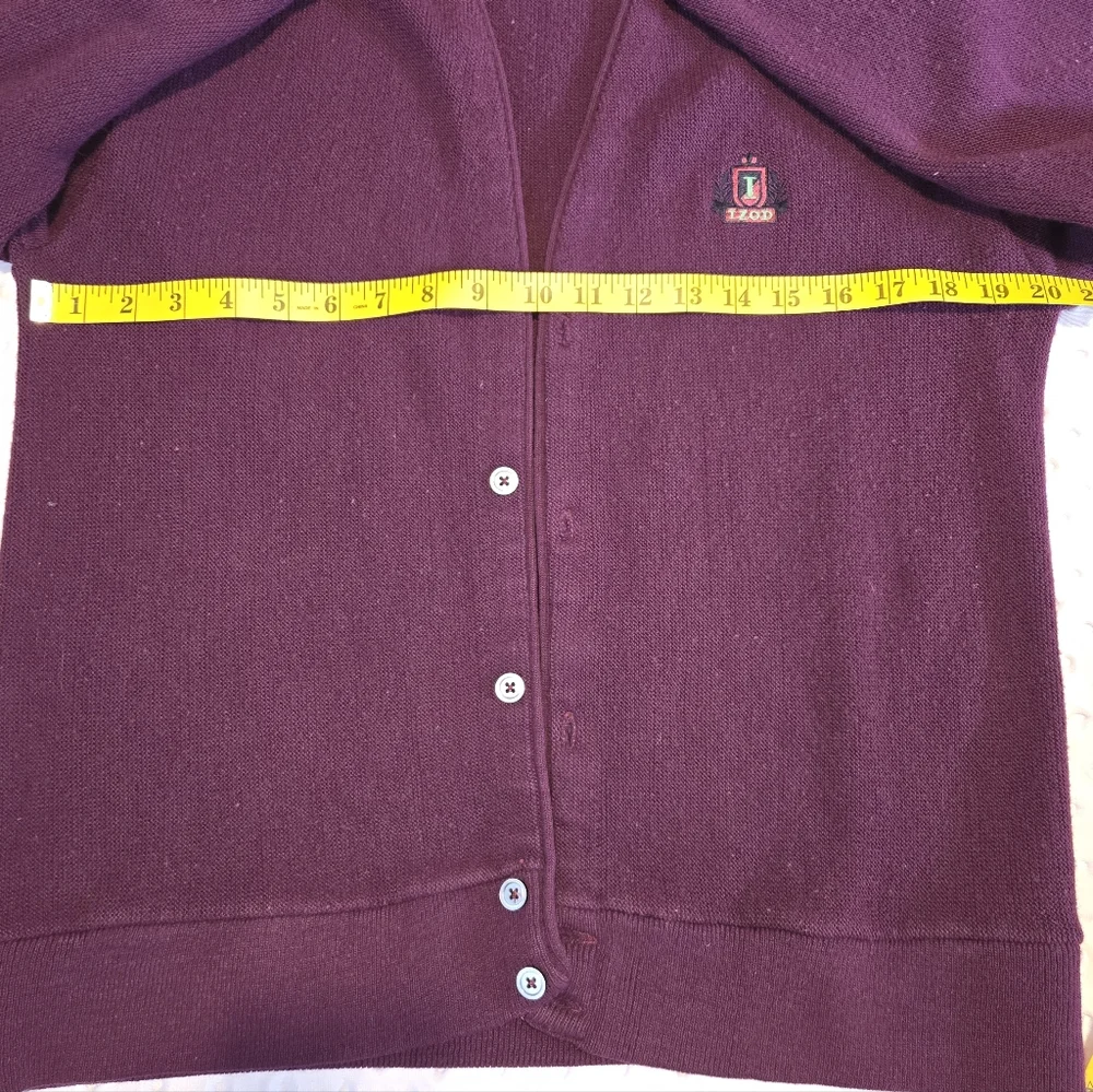 IZOD Vintage Large Knit Burgundy Sweater 4 Button Folded Cuffs Harry Potter Vibe - Picture 5 of 6